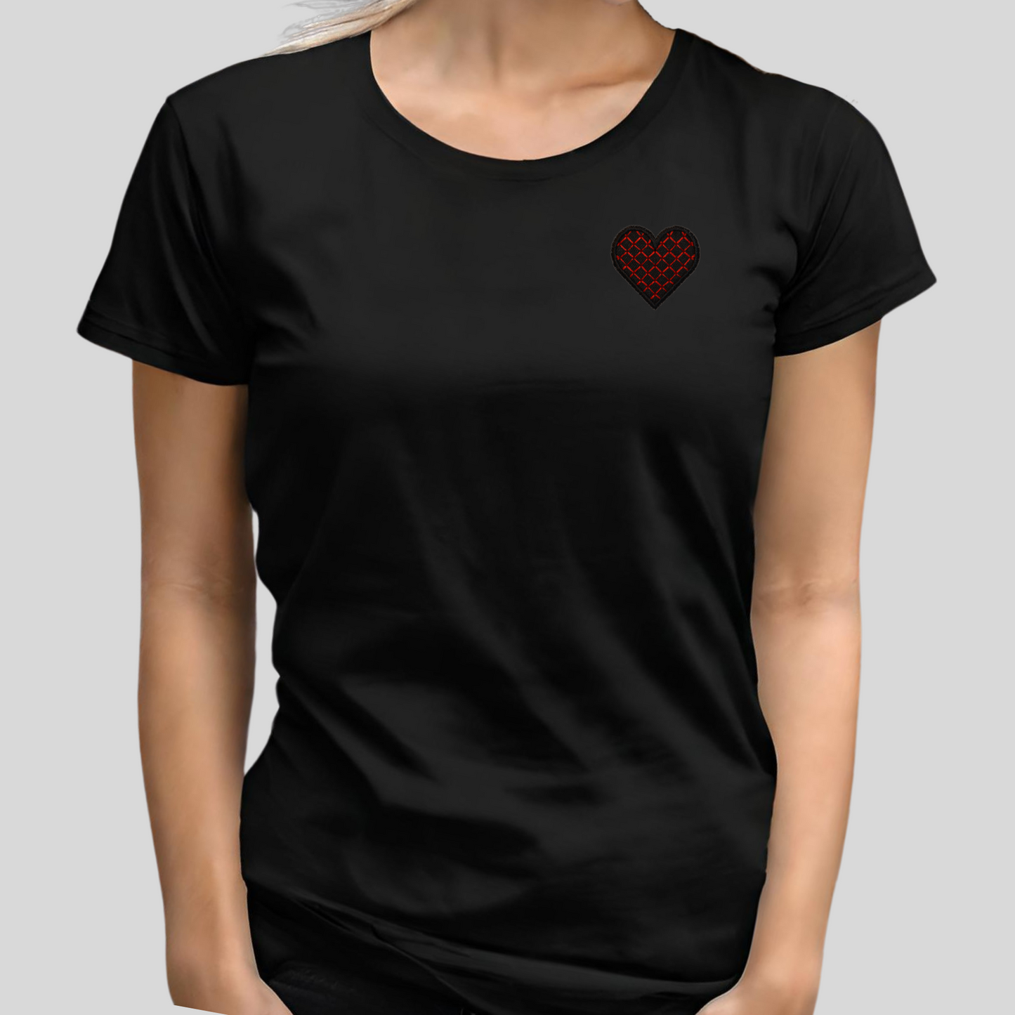 gesticktes Herz mit Muster (Damen T-Shirt)